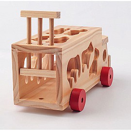 Камион сортер с животни