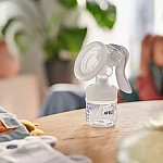 Ръчна помпа Philips AVENT за изцеждане на кърма Natural Motion с контейнери VIA